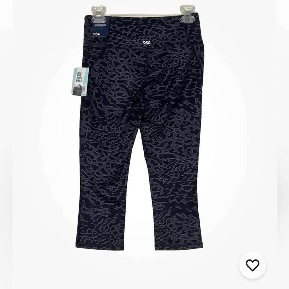 ✨NWT✨ DSG Performance Capri Leggings - Picture 2 of 3